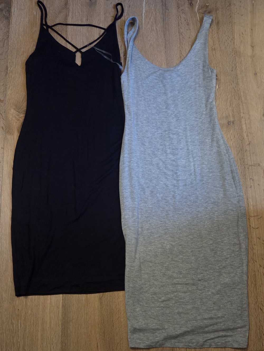 Bundle Of 2 Popular Basics Sleeveless Midi Dresses Black Gray M